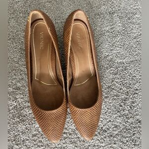 Vionic Brown Textured Pointed-Toe Heels